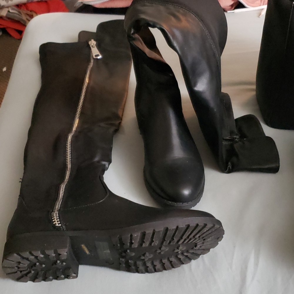 Blk knee high boots